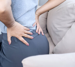 Kaip ilgalaikis sėdėjimas tyliai kenkia jūsų kūnui