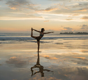 Kaip įvaldyti jogos pusiausvyros pratimus rankomis ir 8 pozos pradedantiesiems